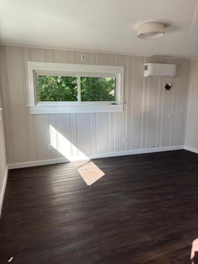 Sunshine Cottage 30 plus Days stay ONLY